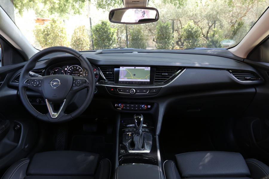 Торпедо Opel Insignia Sports Tourer Turbo D 2017 года  (фото 39 из 40)